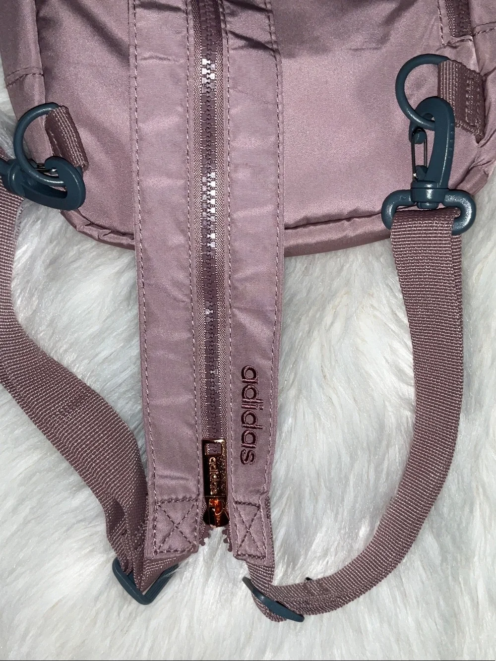 Adidas Essentials sling crossbody bag - Picture 5 of 11